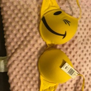 Size 36B BRA Never Worn, tags still on